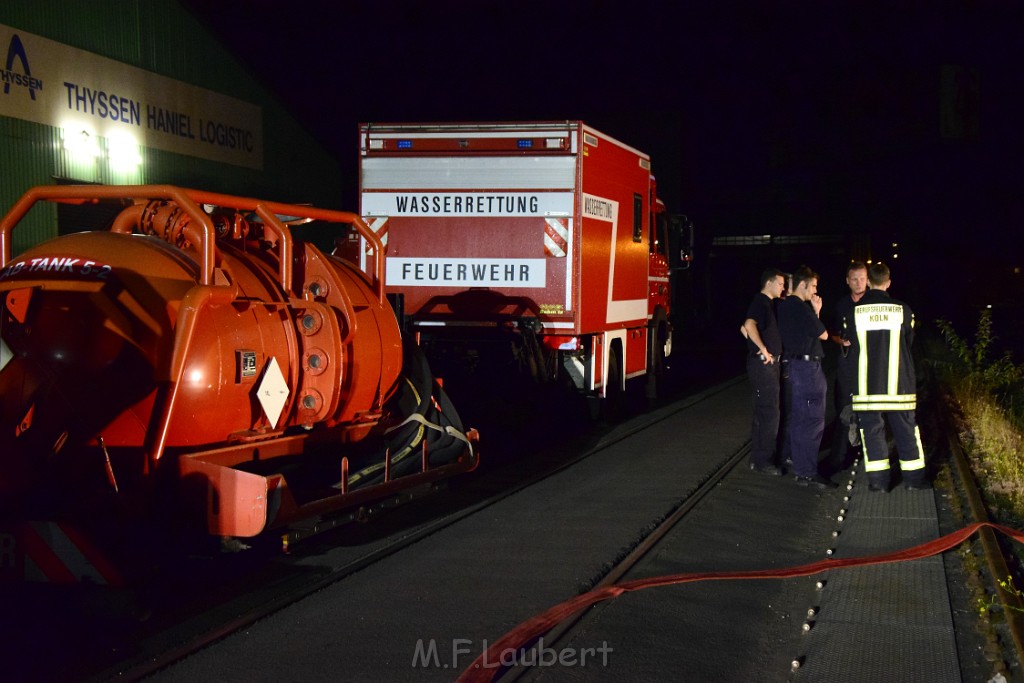 Havarie Wassereinbruch Motorraum beim Schiff Koeln Niehl Niehler Hafen P316.JPG - Miklos Laubert